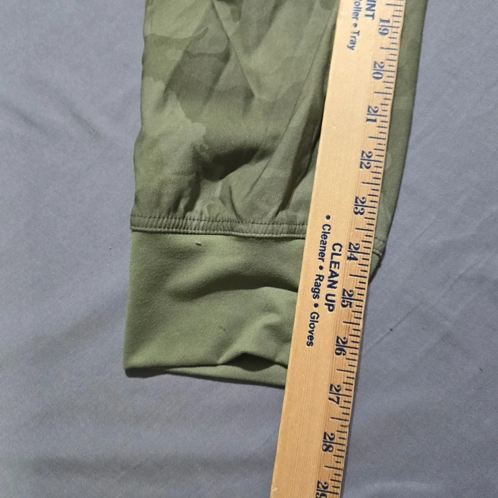 prAna Cargo Joggers Womens 8 Green Camo Hiking Pants Standard Fit